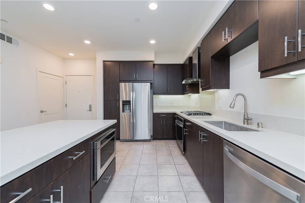 Irvine, CA 92612,2328 Nolita