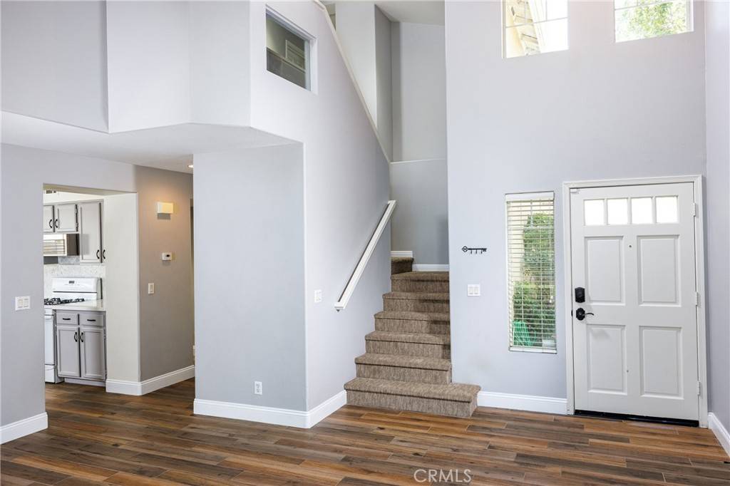 Lake Forest, CA 92610,4 Blanco