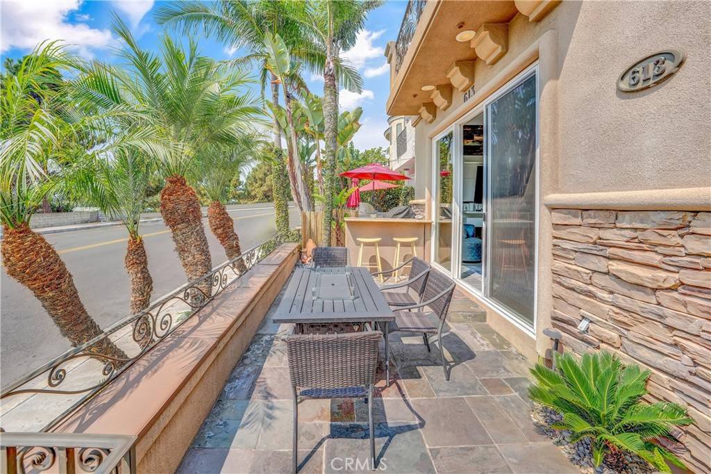 Huntington Beach, CA 92648,613 Frankfort AVE
