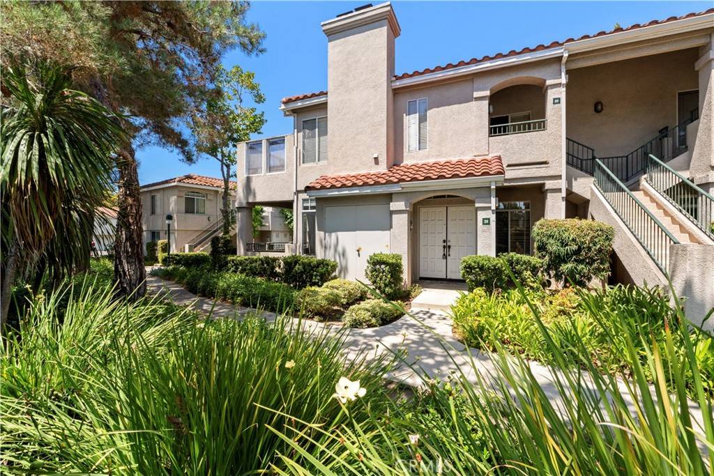 Aliso Viejo, CA 92656,28 Sandpiper LN