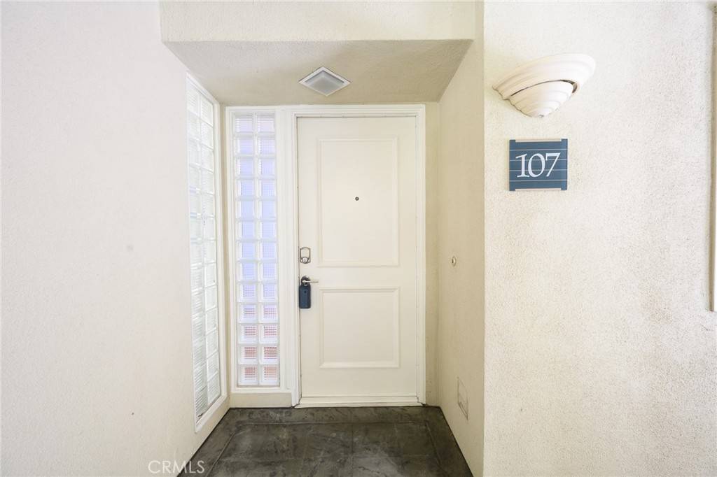 Irvine, CA 92612,2243 Martin #107