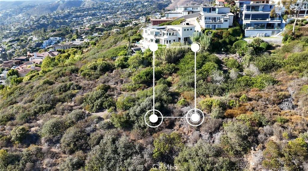 Laguna Beach, CA 92651,934 Bonnie Brae AVE