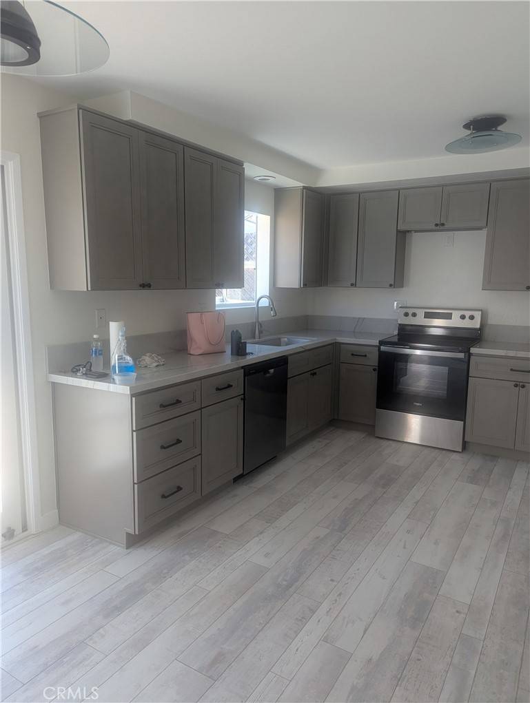 Huntington Beach, CA 92646,8195 Eastport DR