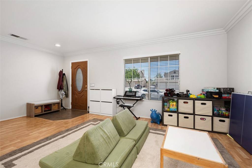 Corona, CA 92881,1124 Andrew LN