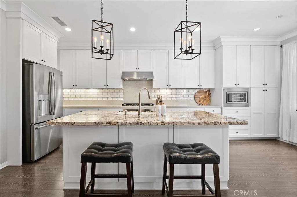 Irvine, CA 92620,85 Waterleaf