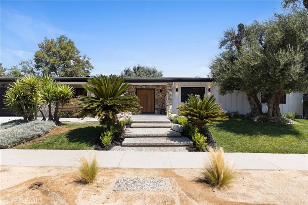 Woodland Hills, CA 91367,24211 Caris ST