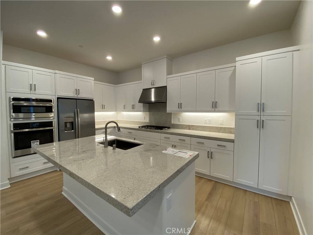 Irvine, CA 92618,142 Sentosa