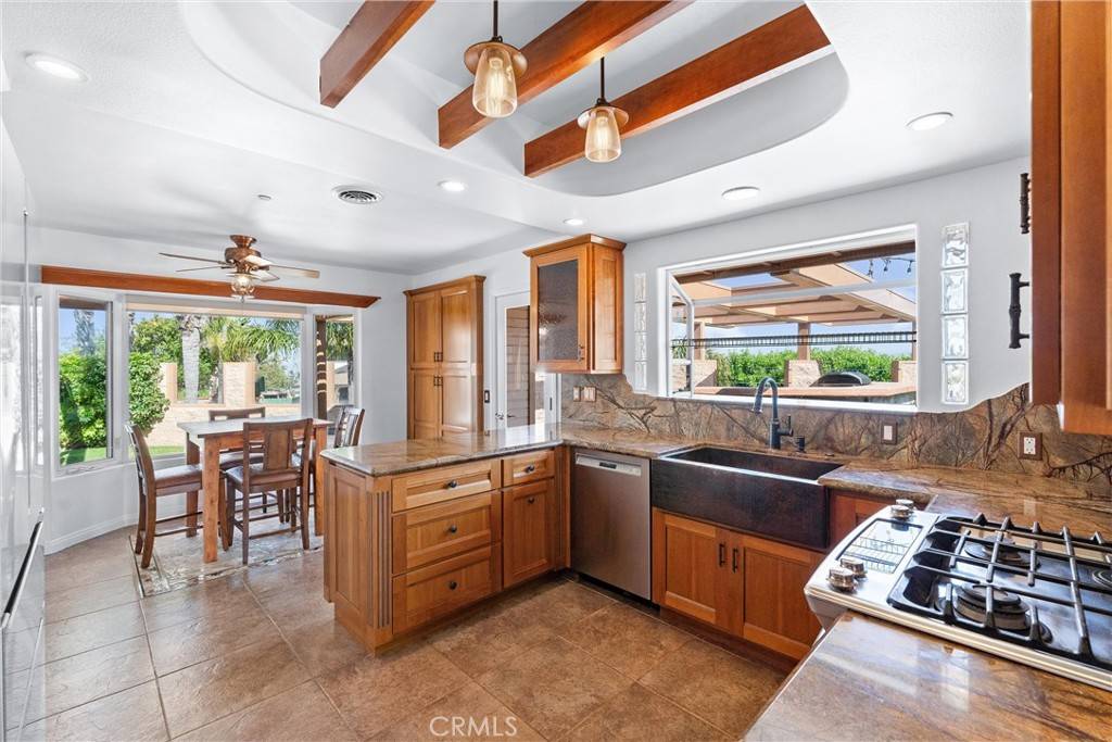 San Clemente, CA 92672,716 Avenida Columbo