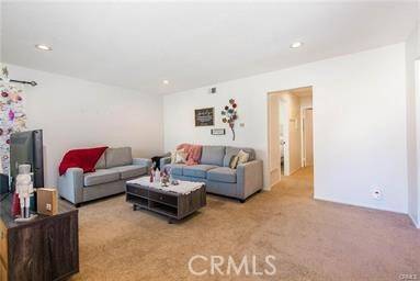 Irvine, CA 92614,9 Smokestone