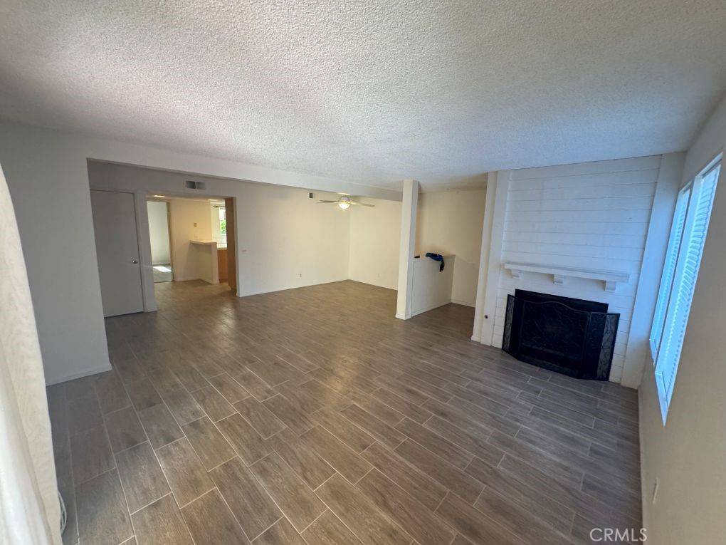 Huntington Beach, CA 92649,4831 Lago DR #102