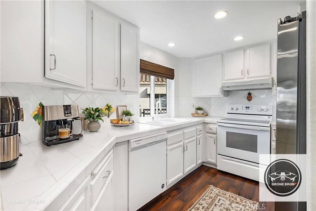 Huntington Beach, CA 92648,430 Lake ST #304