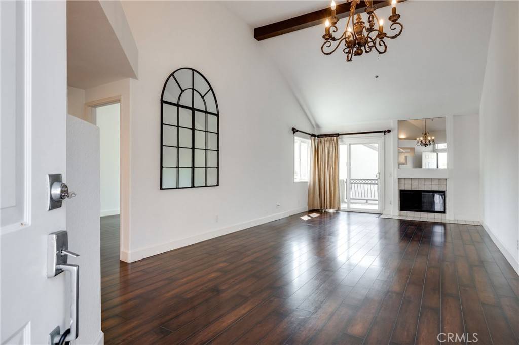 Huntington Beach, CA 92648,430 Lake ST #304