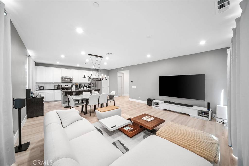 Chino, CA 91710,5313 Mariner LN