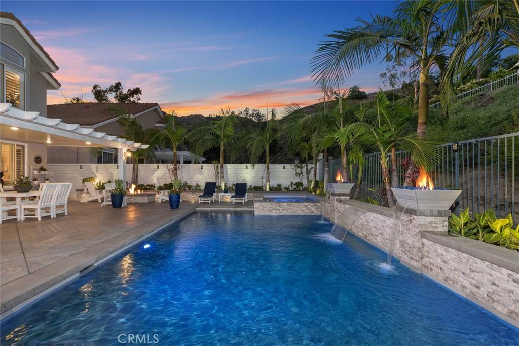 Lake Forest, CA 92610,12 La Perla