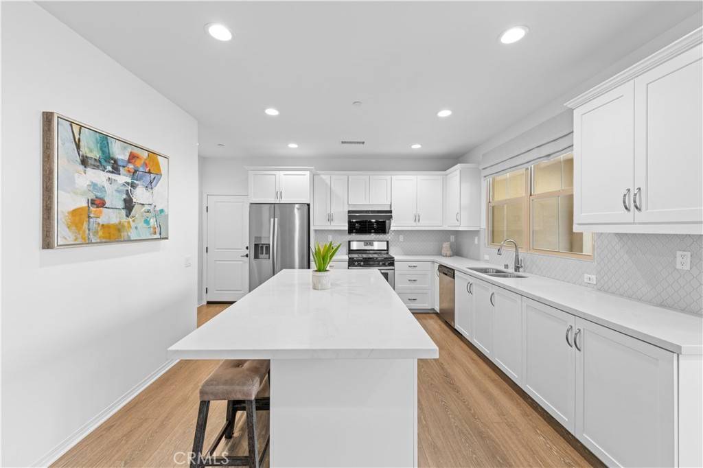 Irvine, CA 92620,176 Parkwood