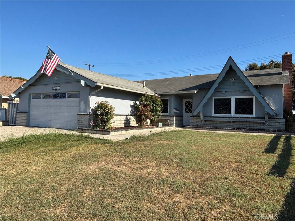 Huntington Beach, CA 92647,8342 Friesland DR