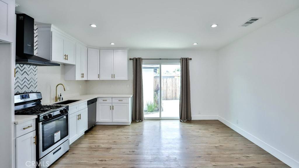 North Hollywood, CA 91605,11445 Saticoy ST