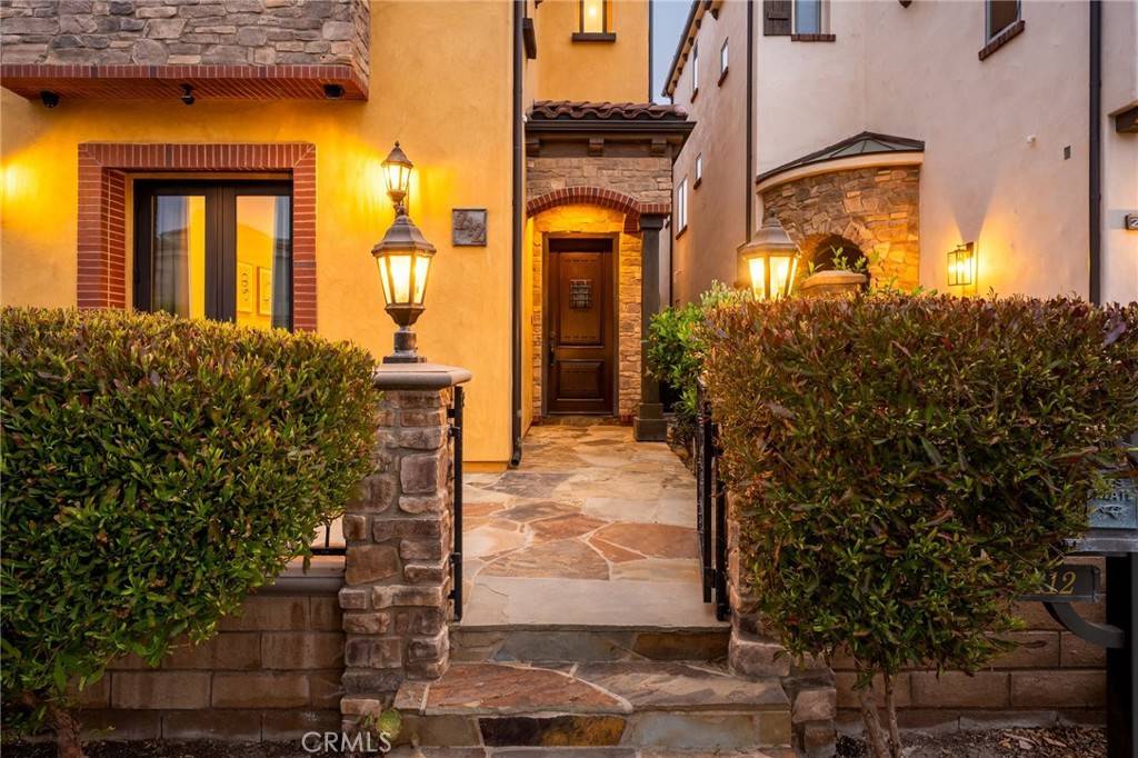 Huntington Beach, CA 92648,212 Baltimore AVE