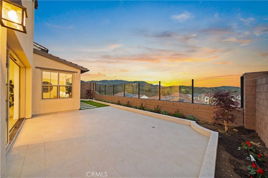 Irvine, CA 92602,206 Collino