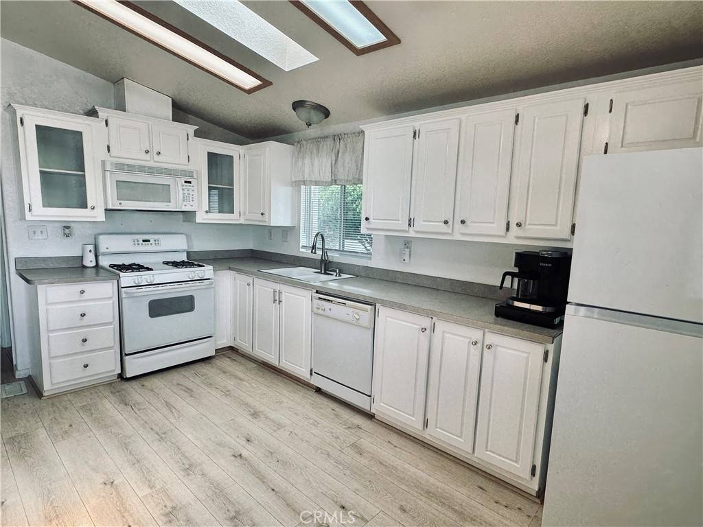 Hemet, CA 92543,1536 S State ST #113