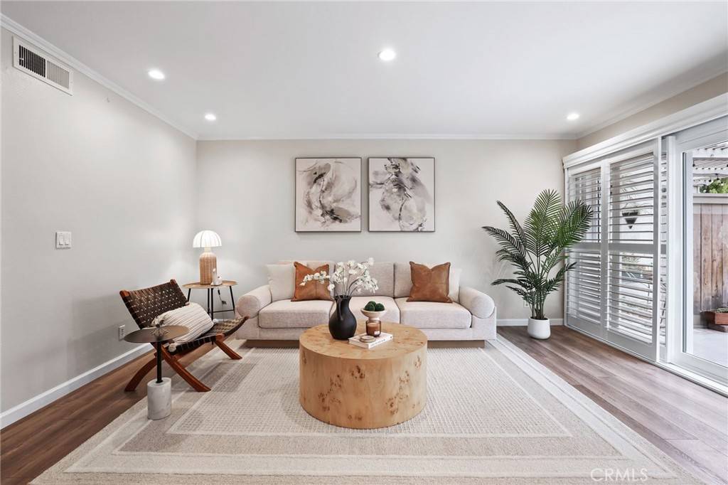 Irvine, CA 92604,144 W Yale Loop