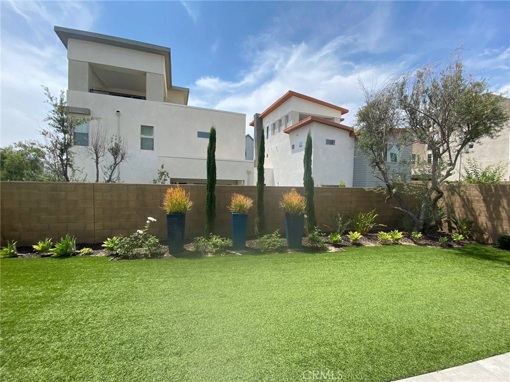 Irvine, CA 92618,119 Sculpture