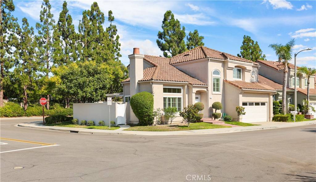 Irvine, CA 92614,4 Ariana