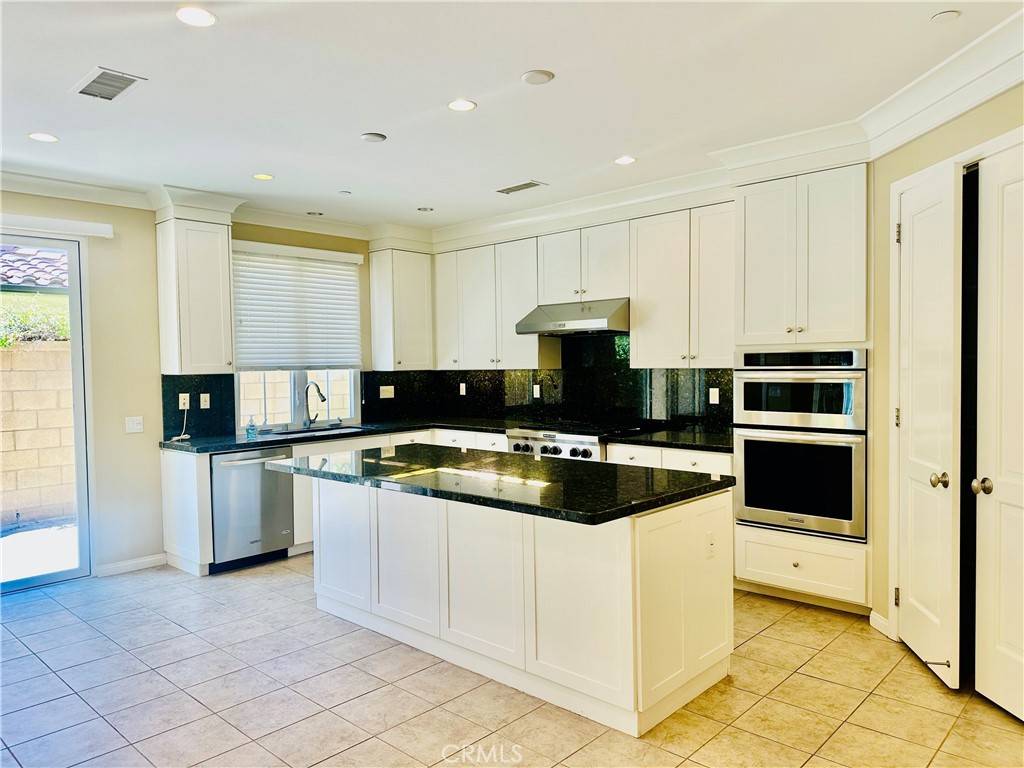 Irvine, CA 92620,114 Chestnut Grove