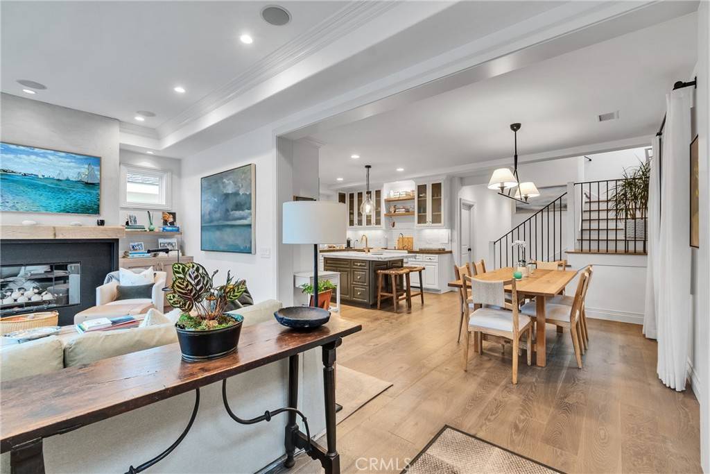 Corona Del Mar, CA 92625,613 Larkspur AVE