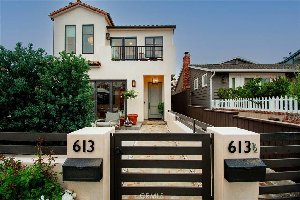Corona Del Mar, CA 92625,613 Larkspur AVE