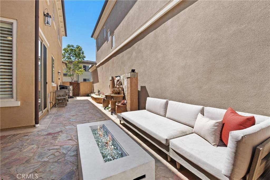 Irvine, CA 92620,182 Rhapsody