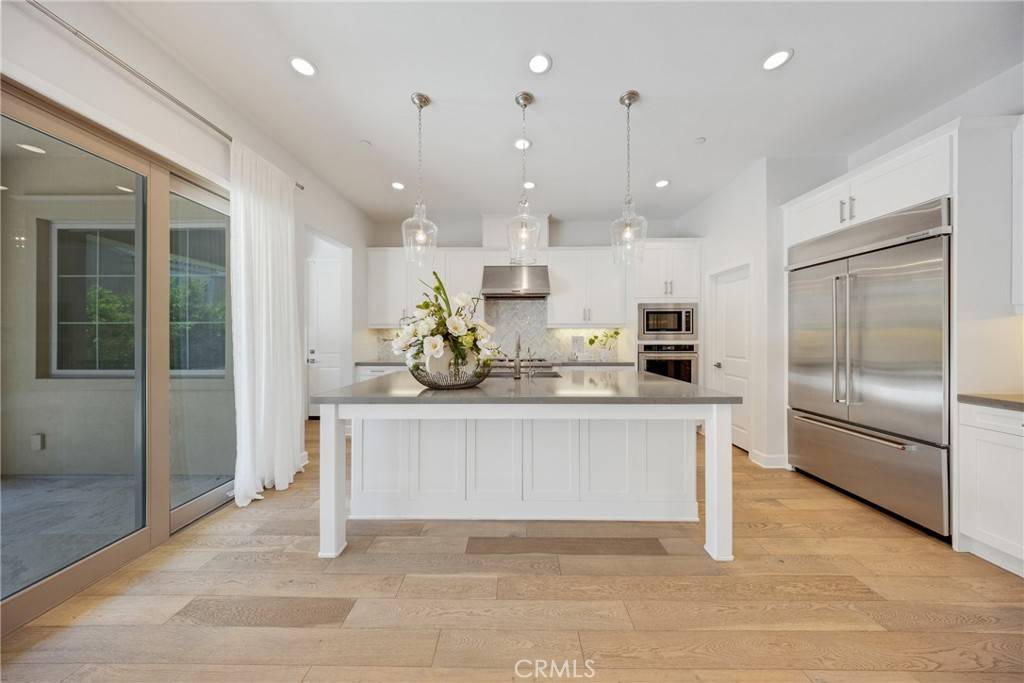 Irvine, CA 92602,72 English Saddle