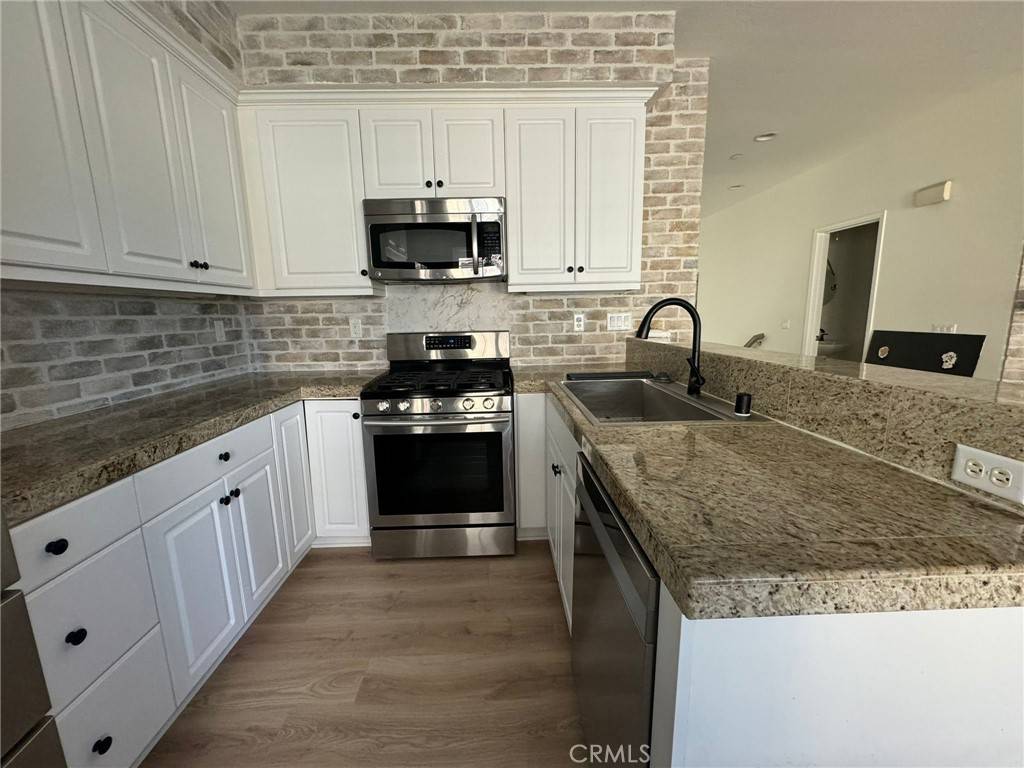 Orange, CA 92865,336 W Cork Tree DR #244