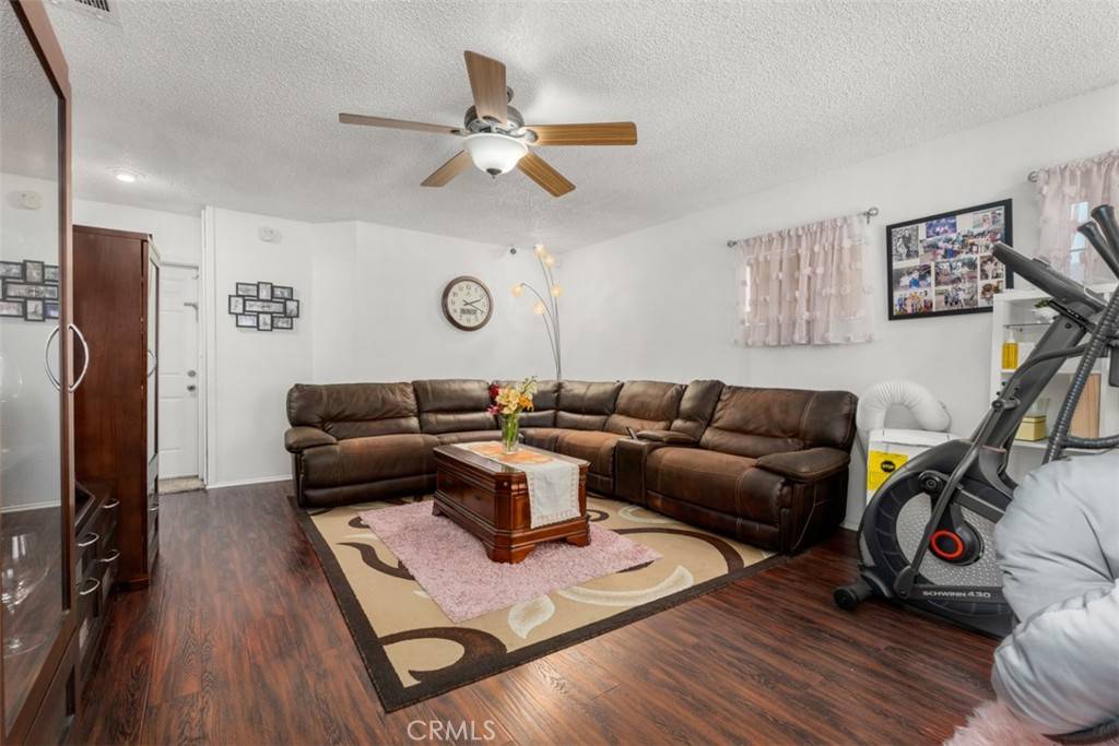 Long Beach, CA 90810,2330 W Lincoln ST