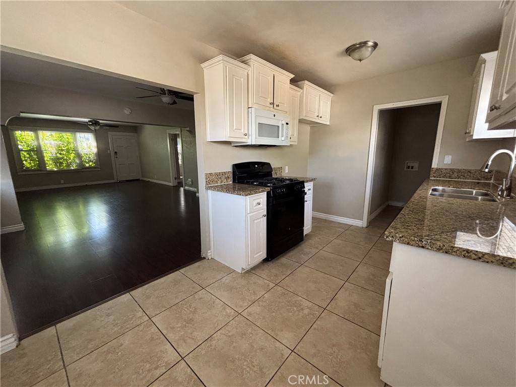 Los Angeles, CA 90008,3894 3rd AVE