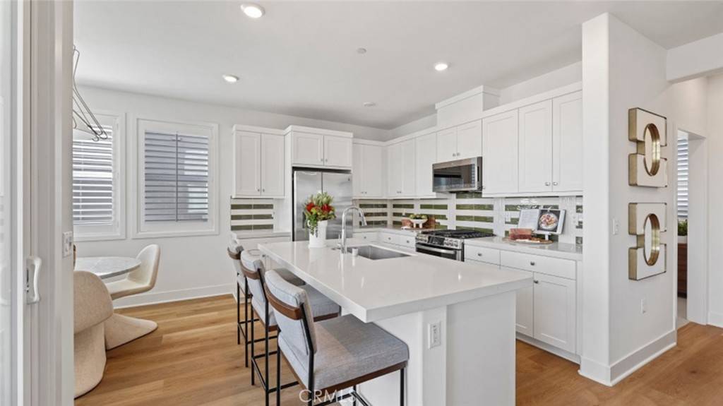 Irvine, CA 92618,462 Lobata