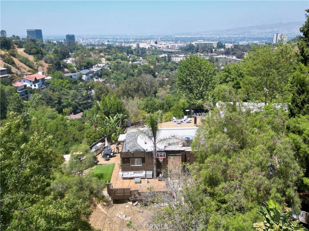 Los Angeles, CA 90068,7241 Woodrow Wilson DR