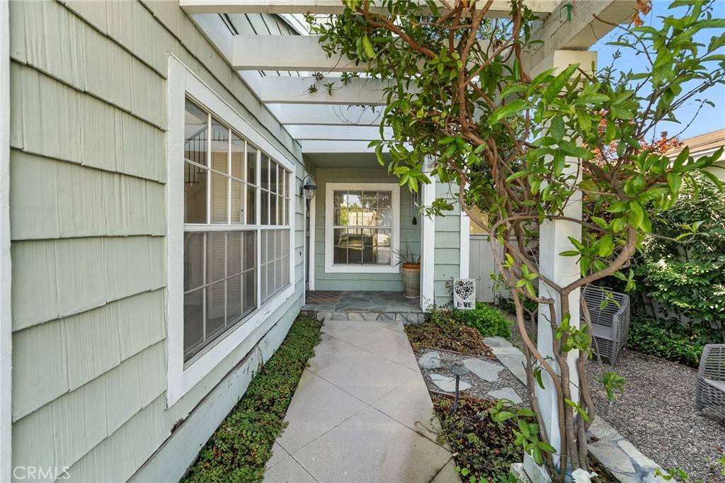 Irvine, CA 92614,22 Silkleaf