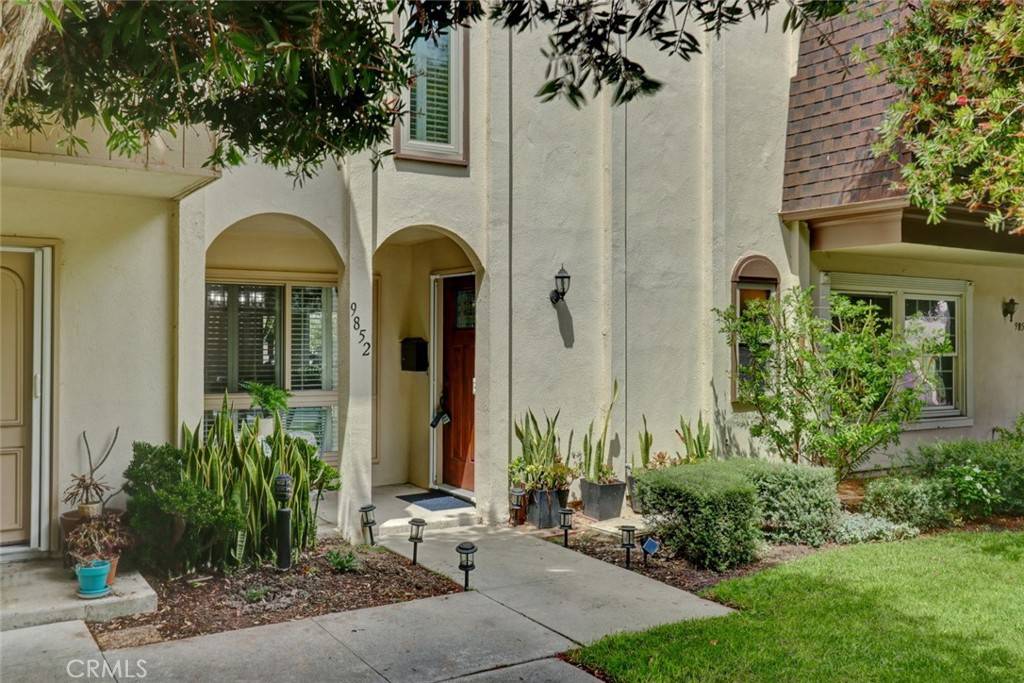 Huntington Beach, CA 92646,9852 Coral Cove CIR