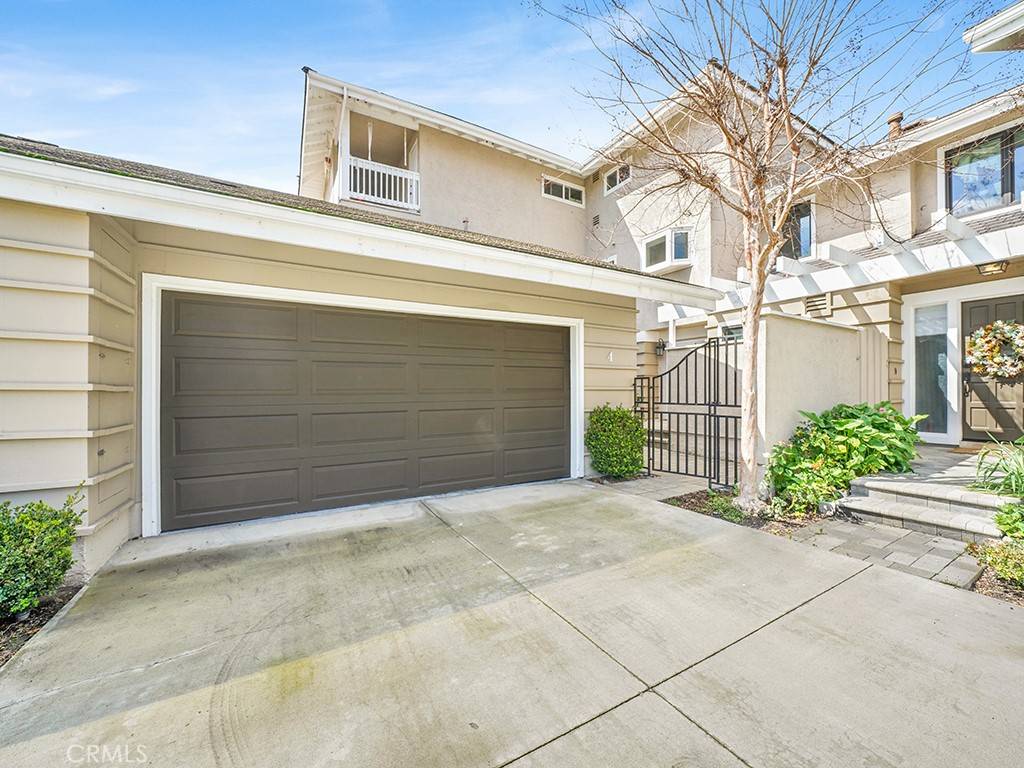 Irvine, CA 92604,4 Lakeview