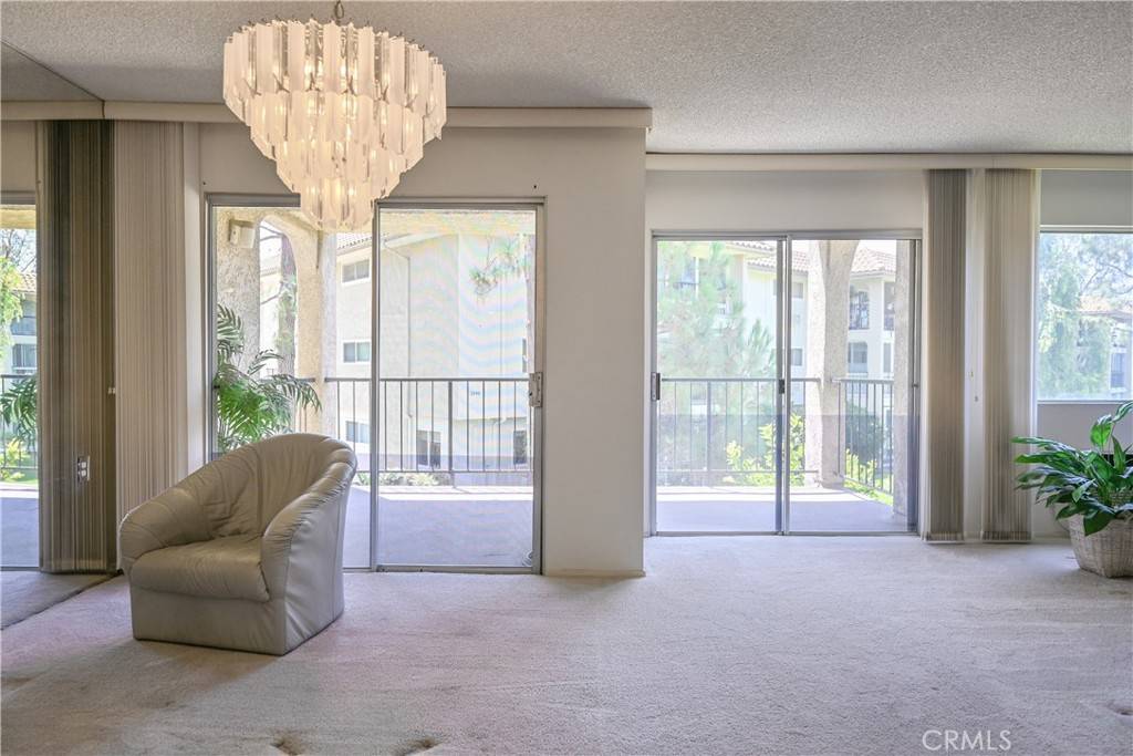 Laguna Woods, CA 92637,3241 San Amadeo #2H
