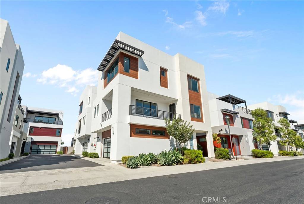 Tustin, CA 92782,143 Waypoint