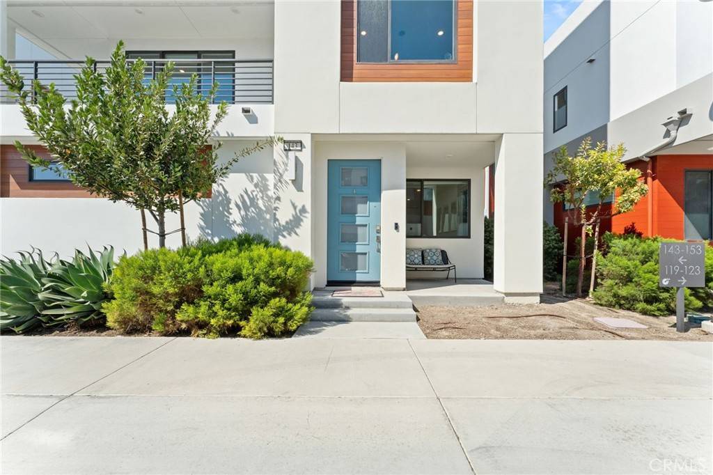 Tustin, CA 92782,143 Waypoint