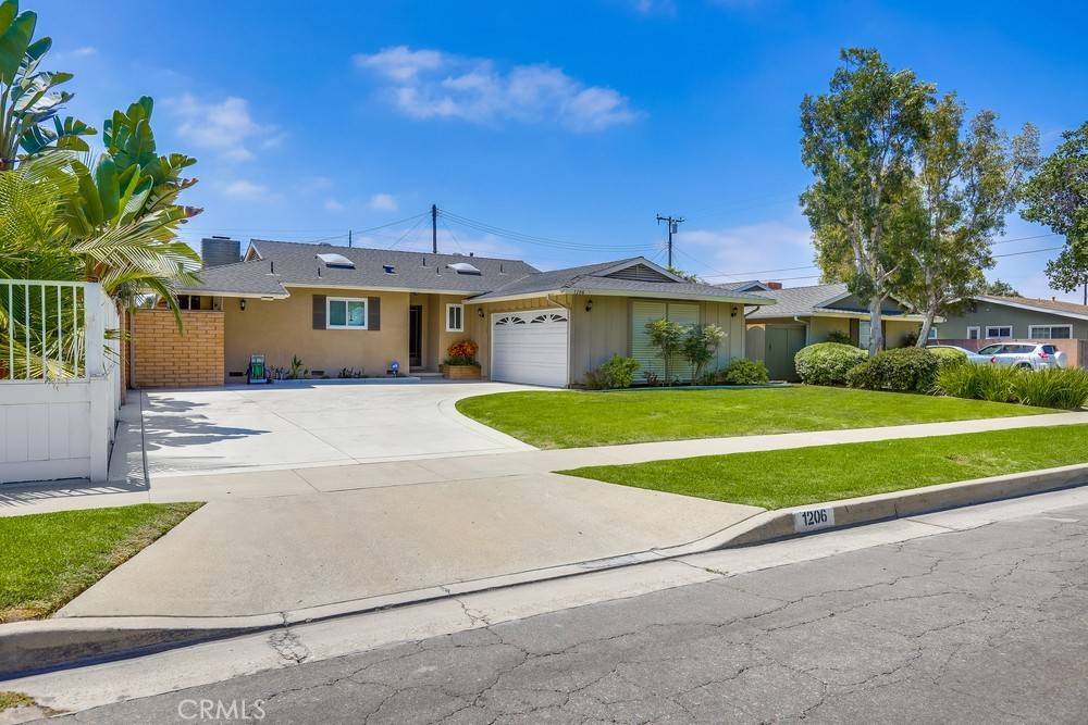 Fullerton, CA 92833,1206 W Porter AVE