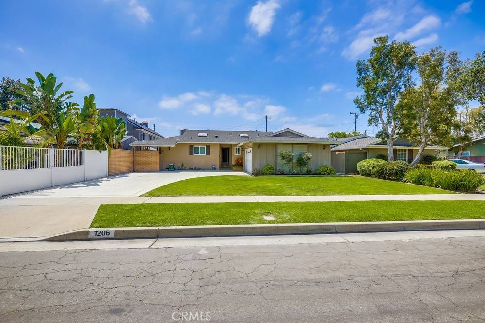 Fullerton, CA 92833,1206 W Porter AVE