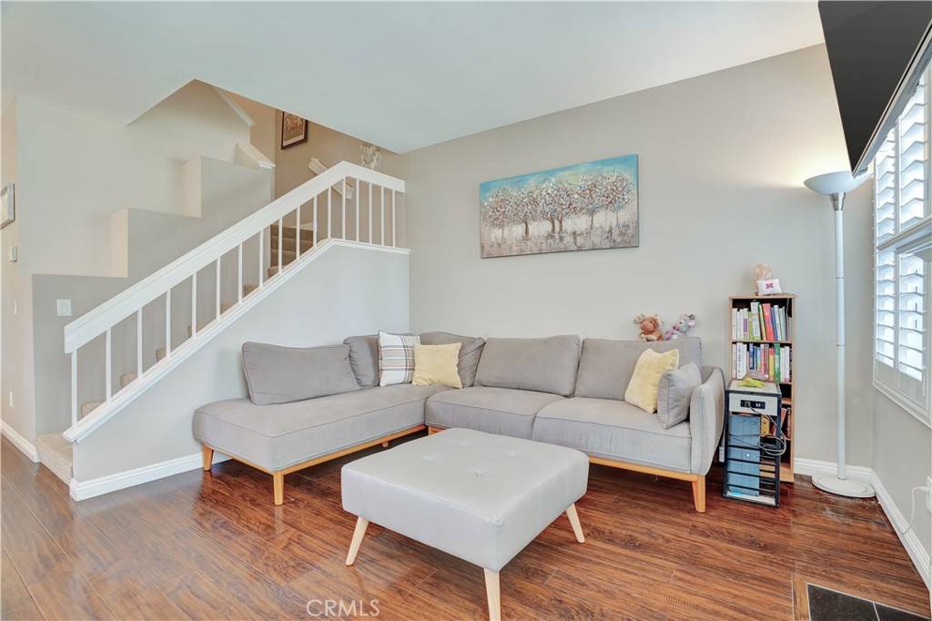 Tustin, CA 92782,234 Gallery WAY