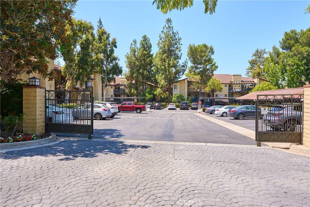 Laguna Hills, CA 92653,25591 Indian Hill LN #E