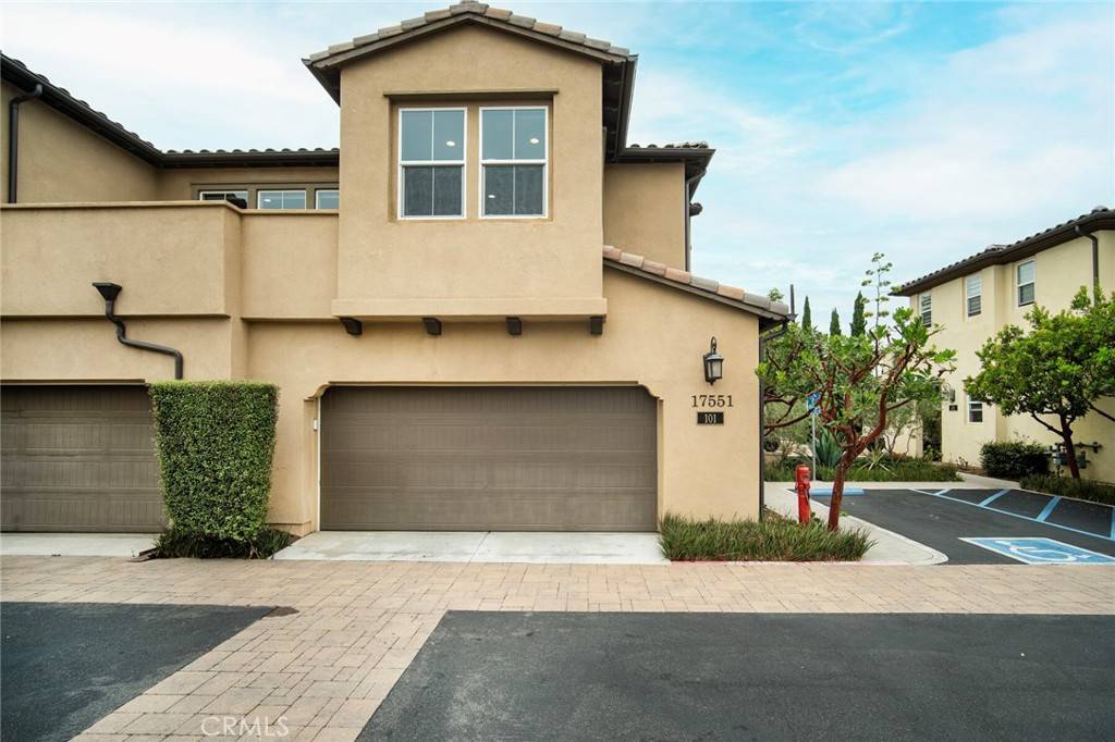 Huntington Beach, CA 92647,17551 Newland ST #101