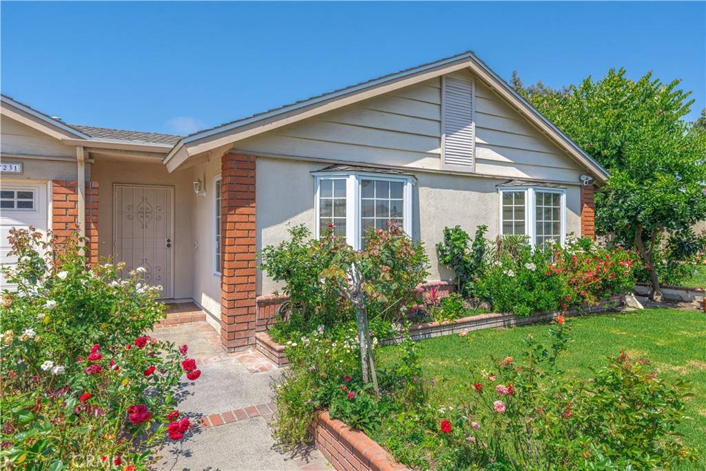 Huntington Beach, CA 92647,17231 Lido LN