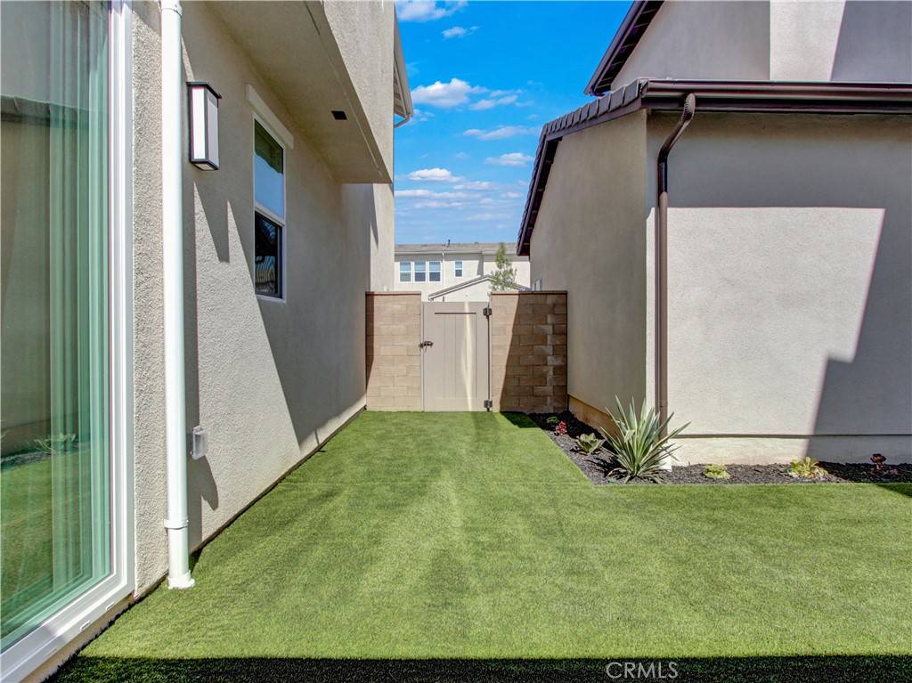 Irvine, CA 92618,230 Sora